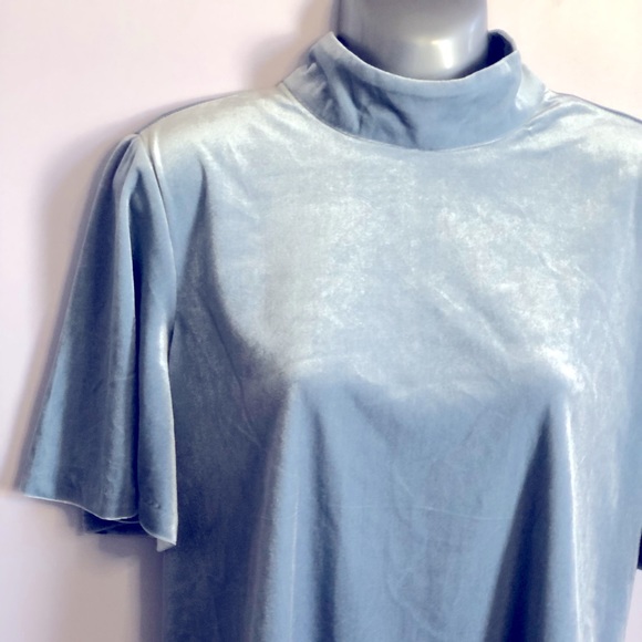 ISLA Short Bell Sleeve Blouse - Picture 1 of 12